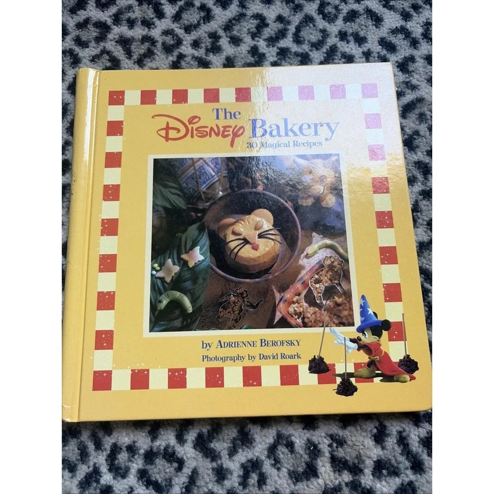 Vtg Disney Bakery Adrienne Berofsky (2000 1st, HC Spiral) Recipes‎ Magical Kids